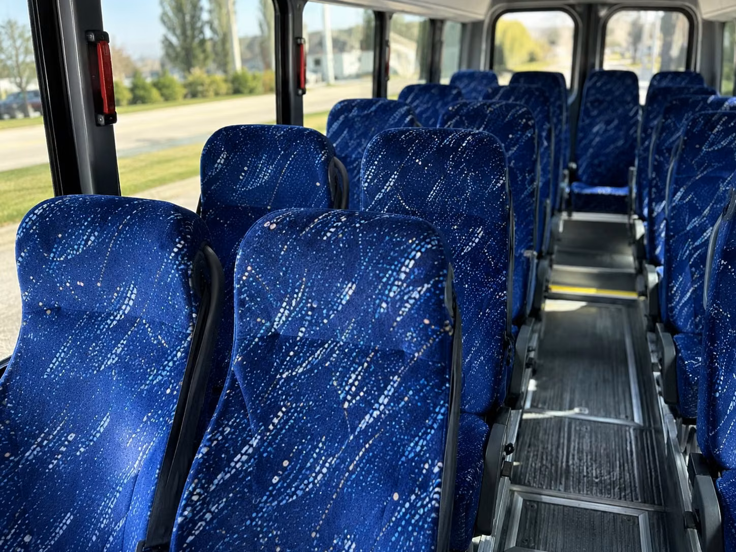 quincy 18 passenger minibus rental