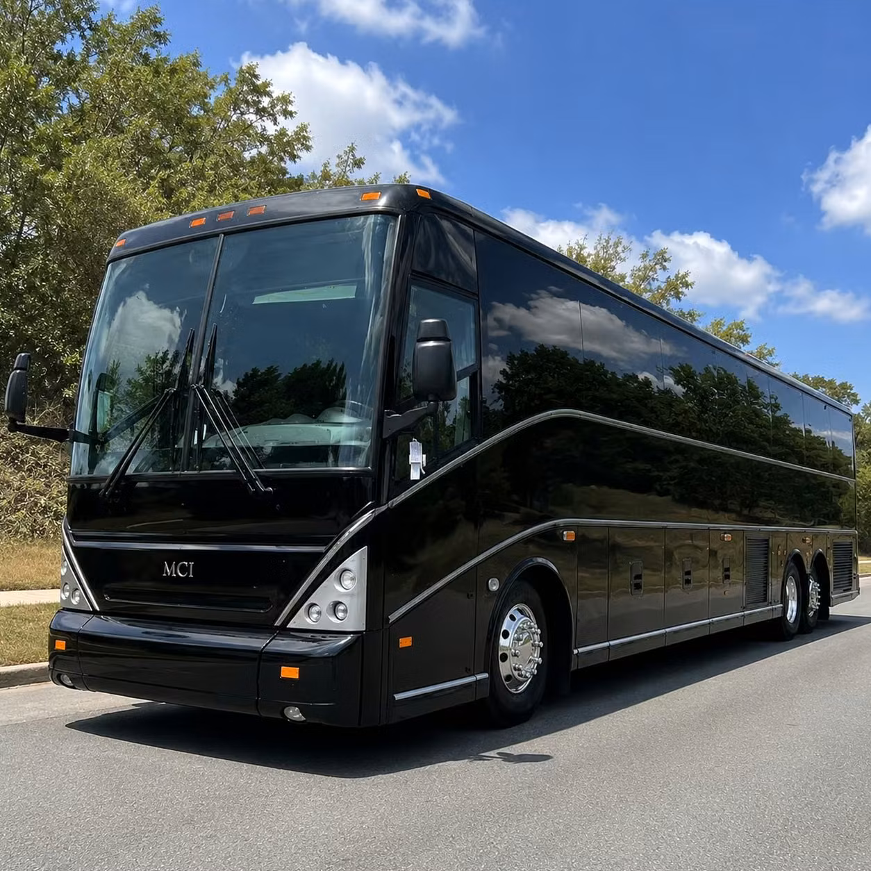 quincy employee shuttle services that keep your team moving every single day