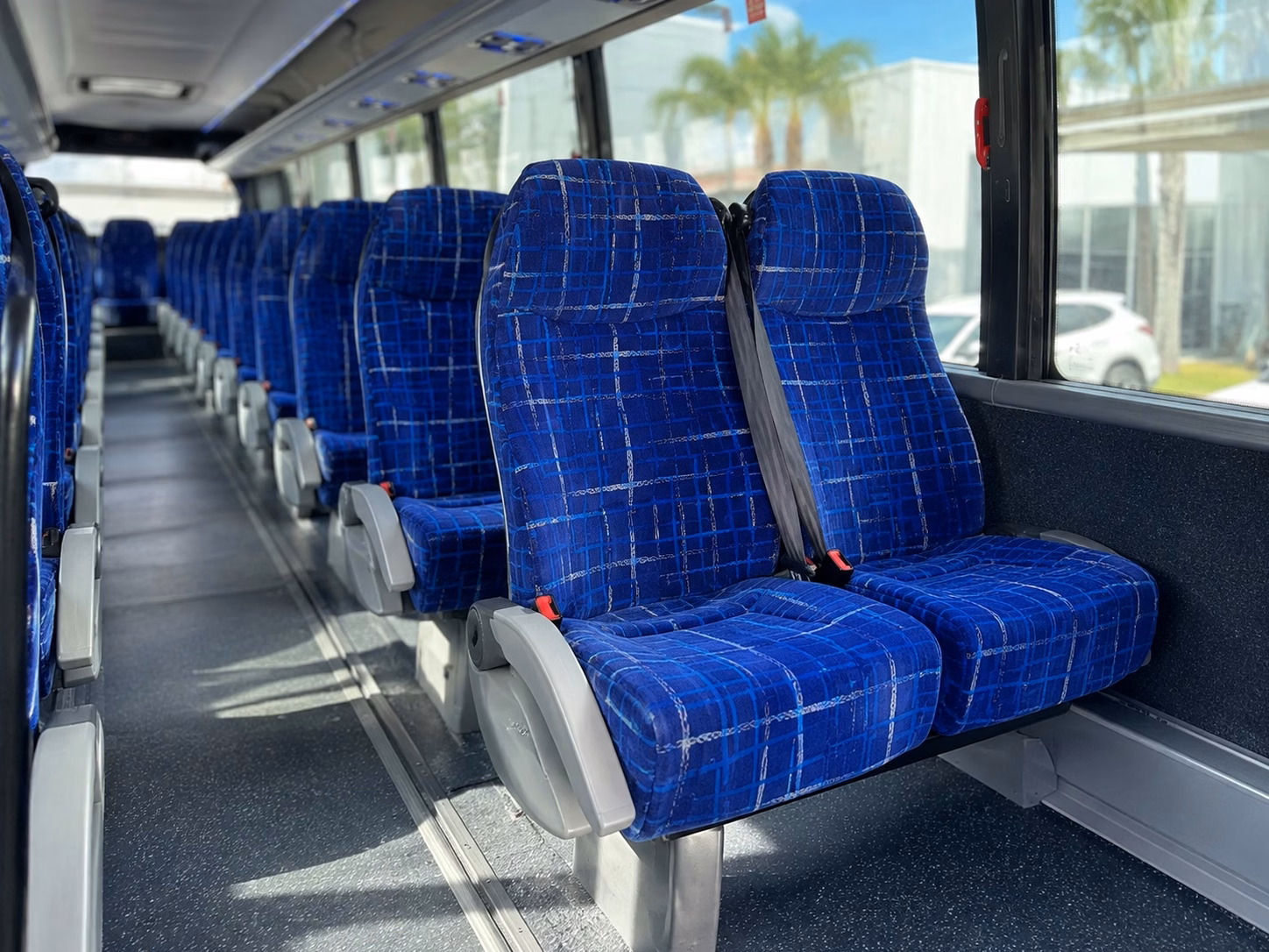 shuttle buses for quincy waterfront and historic venue weddings